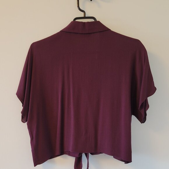Burgundy short sleeved blouse, tied at front - Picture 4 of 4